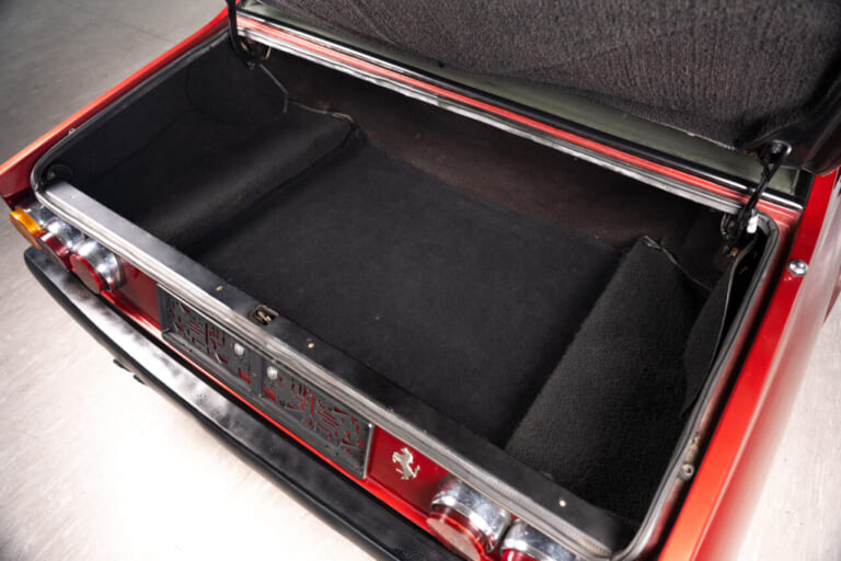 フェラーリ|365GT4 2+2|落札価格は4000万円?! ニキ・ラウダが職場への足として使ったフェラーリの4座2ドアクーペ