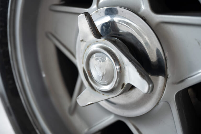 フェラーリ｜365GT4 2+2｜落札価格は4000万円?! ニキ・ラウダが職場への足として使ったフェラーリの4座2ドアクーペ