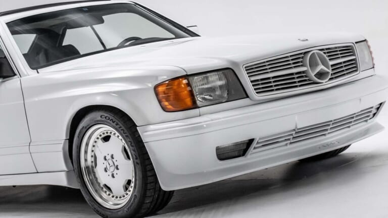 「特注パールホワイト?!」「億越え確実」ヤナセ×AMG 最初の4バルブ搭載『AMG500 SEC 6.0』の魅力