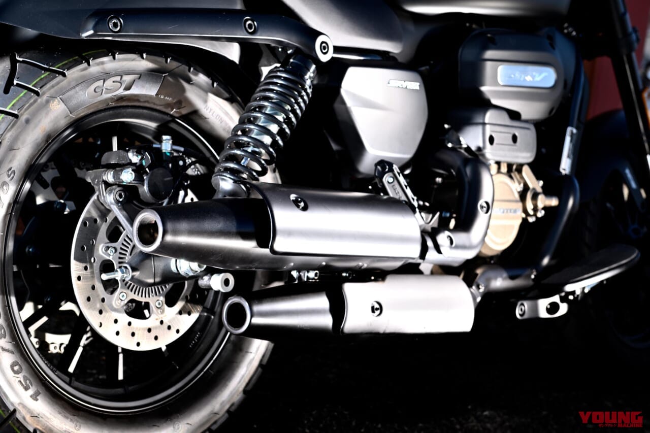 QJMOTOR SRV250A｜【新車試乗】「この見た目でオートマ?!」水冷Vツイン搭載の軽二輪クルーザー「QJMOTOR SRV250A」はクラス初『AMT』搭載【インプレッション】