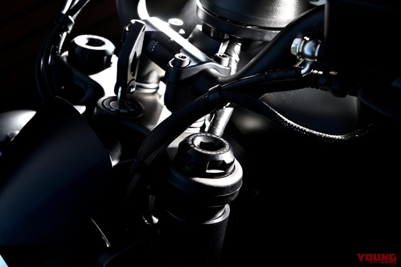 QJMOTOR SRV250A|【新車試乗】「この見た目でオートマ?!」水冷Vツイン搭載の軽二輪クルーザー「QJMOTOR SRV250A」はクラス初『AMT』搭載【インプレッション】