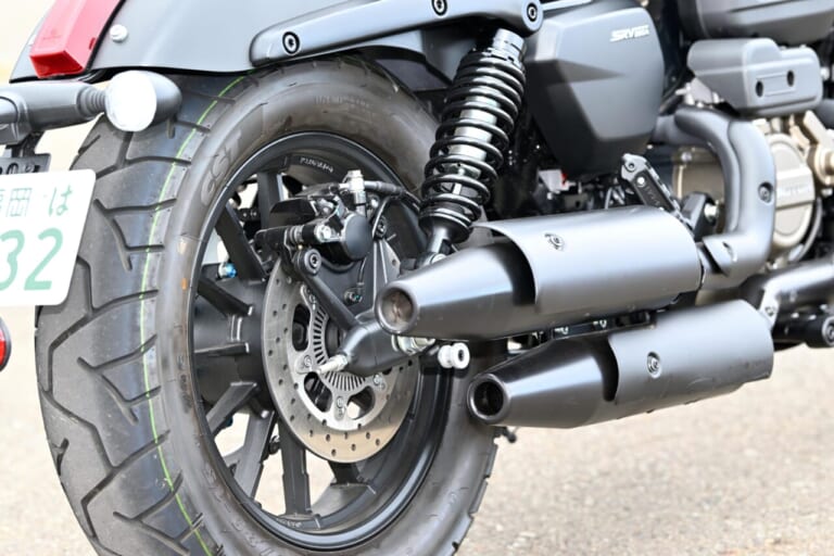 QJモーター|SRV250A|【新車試乗】「この見た目でオートマ?!」水冷Vツイン搭載の軽二輪クルーザー「QJMOTOR SRV250A」はクラス初『AMT』搭載【インプレッション】