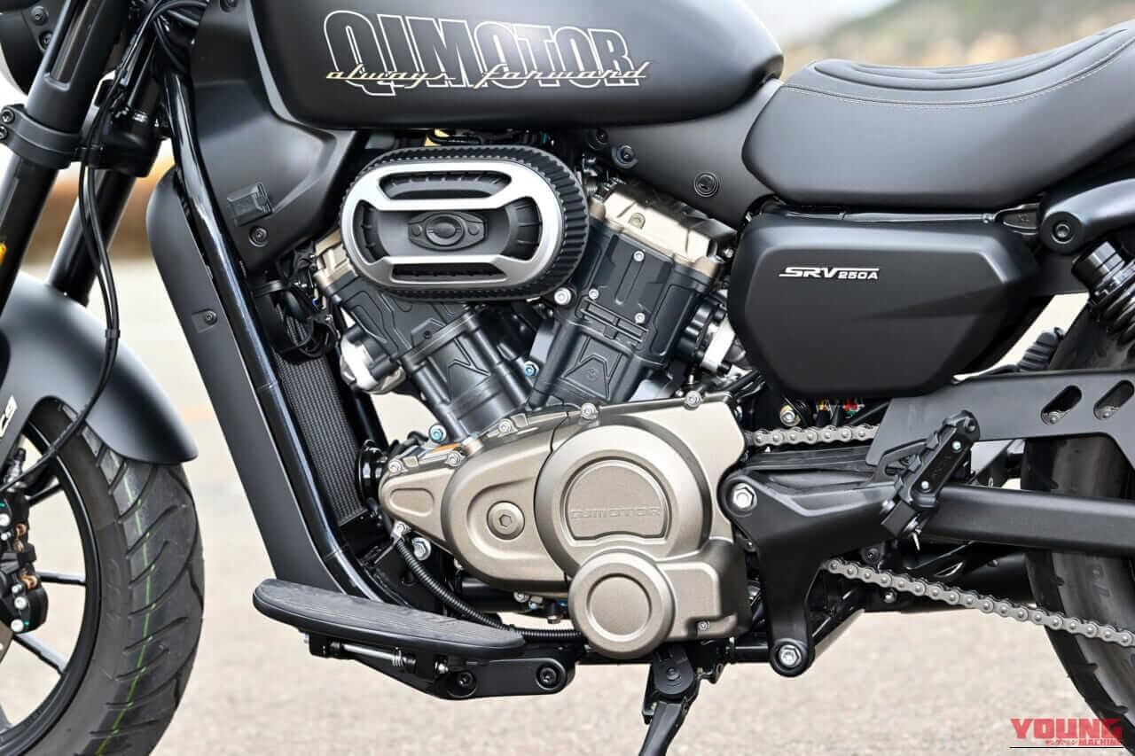 ｜【新車試乗】「この見た目でオートマ?!」水冷Vツイン搭載の軽二輪クルーザー「QJMOTOR SRV250A」はクラス初『AMT』搭載【インプレッション】