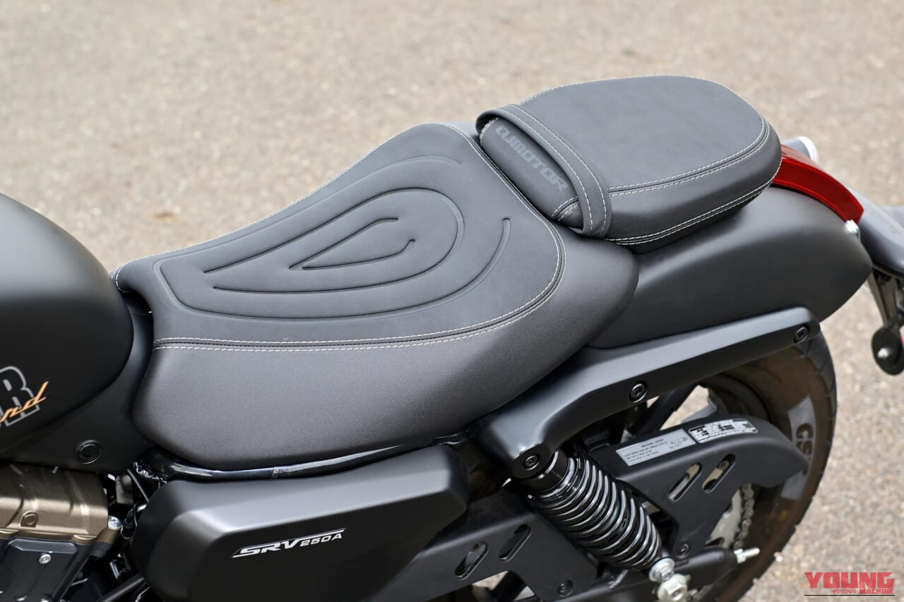 |【新車試乗】「この見た目でオートマ?!」水冷Vツイン搭載の軽二輪クルーザー「QJMOTOR SRV250A」はクラス初『AMT』搭載【インプレッション】