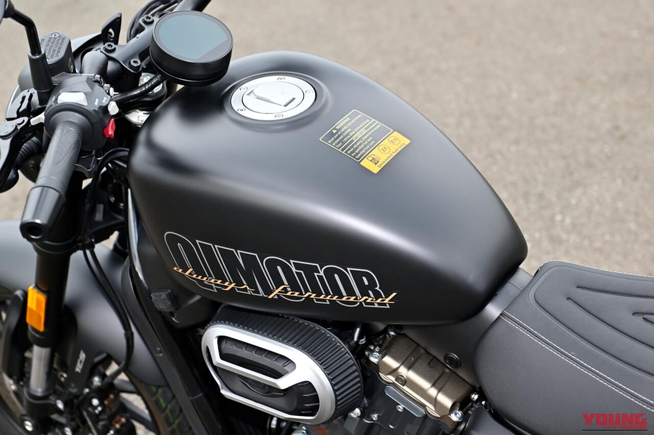 |【新車試乗】「この見た目でオートマ?!」水冷Vツイン搭載の軽二輪クルーザー「QJMOTOR SRV250A」はクラス初『AMT』搭載【インプレッション】