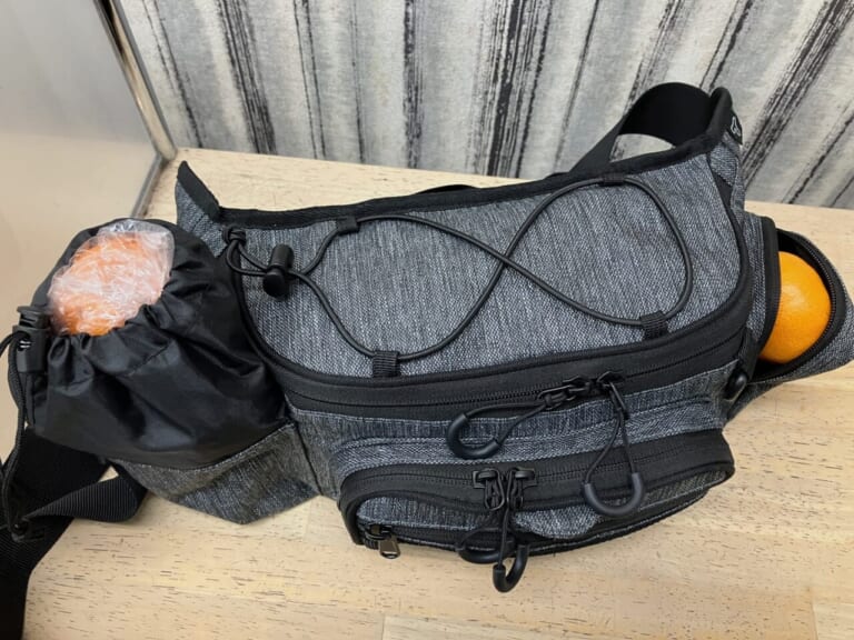 ライディングウエスト｜【タナックスの本気】あの“キャンピングシートバッグ”のDNAがここに！ ツーリングの達人が辿り着く「最強ウェストバッグ」の実力を暴く