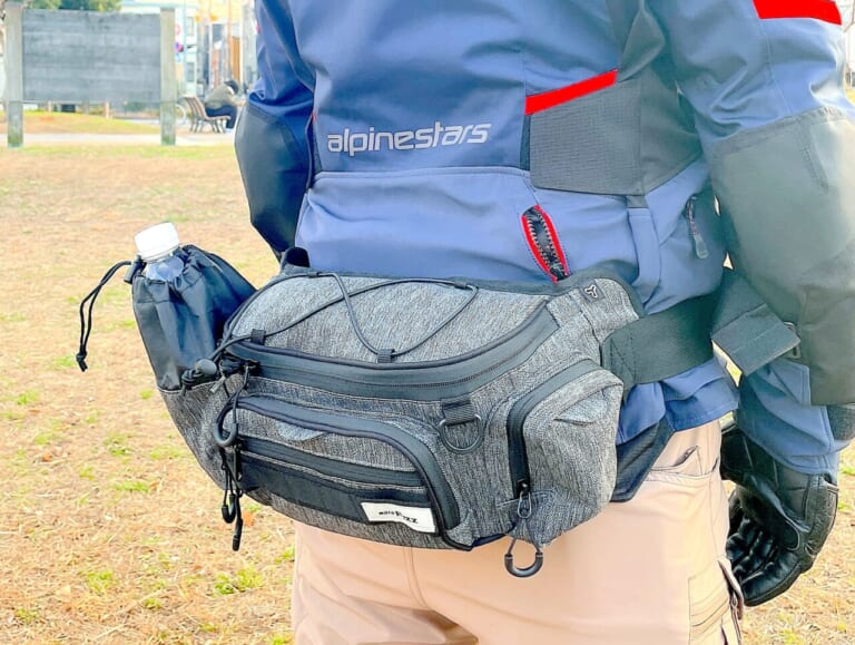 ライディングウエスト｜【タナックスの本気】あの“キャンピングシートバッグ”のDNAがここに！ ツーリングの達人が辿り着く「最強ウェストバッグ」の実力を暴く