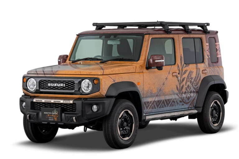 JIMNY NOMADE MONSTER HUNTER WILDS Edition <参考出品車>｜ひと狩りいこうぜ！ モンハン仕様のスズキ「DR-Z4S」がオートサロンに見参──「ジムニー ノマド」とともに冒険心を刺激する！