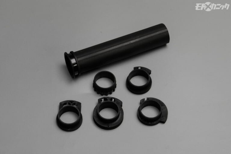 PLOT｜EFFEXグリップヒーターG2 EGH021｜付属スリーブ｜純正並みの細さで冬も快適！操作性を損なわない最新グリップヒーター「EFFEX G2」の実力【実際の取り付け方も解説】