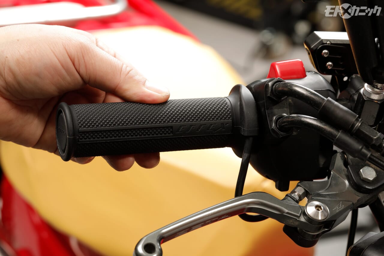 ｜純正並みの細さで冬も快適！操作性を損なわない最新グリップヒーター「EFFEX G2」の実力【実際の取り付け方も解説】