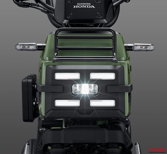 Honda Square X 125｜【海外珍車】新大洲本田の異形モデル「スクエアX125」紹介：積載性を追求した、eSPエンジン搭載の「箱型」スクーター