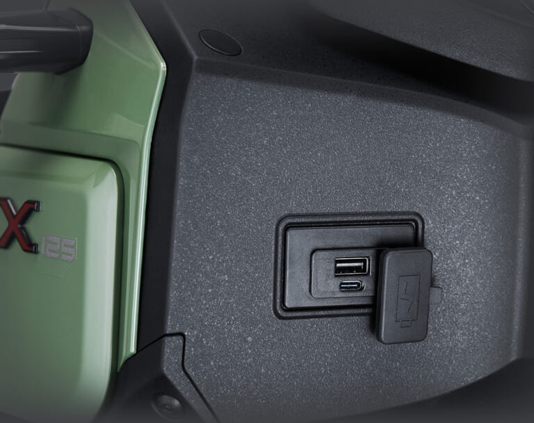 Honda Square X 125｜【海外珍車】新大洲本田の異形モデル「スクエアX125」紹介：積載性を追求した、eSPエンジン搭載の「箱型」スクーター