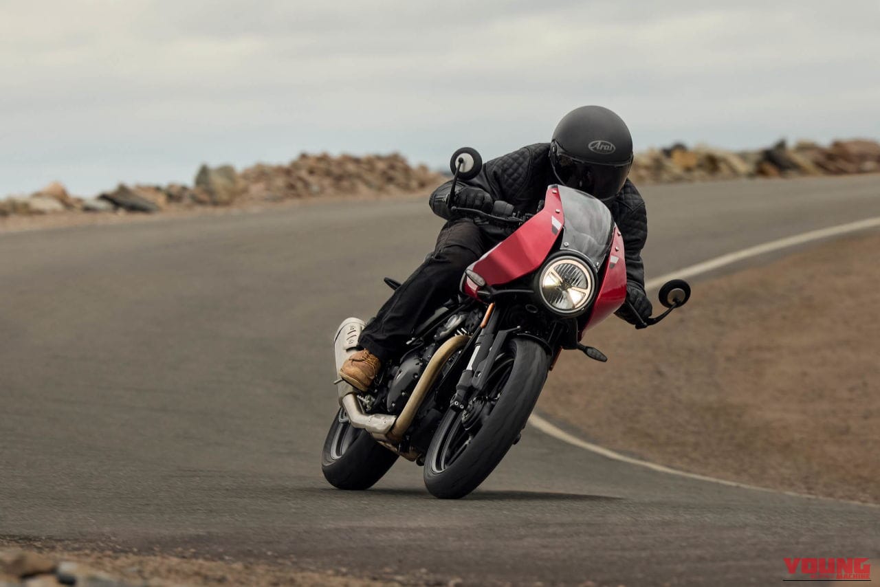 トライアンフスラクストン400｜206年モデル｜【普通二輪免許で乗れる】トライアンフ「スラクストン400」「トラッカー400」見参!! 本日より予約受付開始！