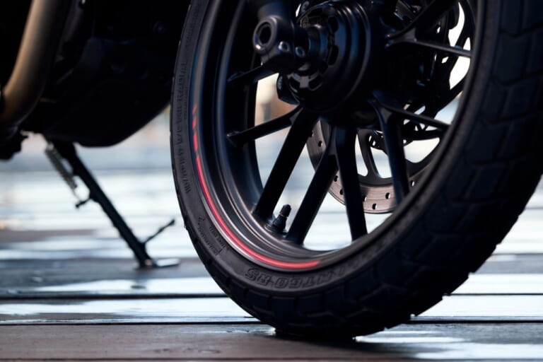 トライアンフ|トラッカー400|206年モデル|【普通二輪免許で乗れる】トライアンフ「スラクストン400」「トラッカー400」見参!! 本日より予約受付開始!