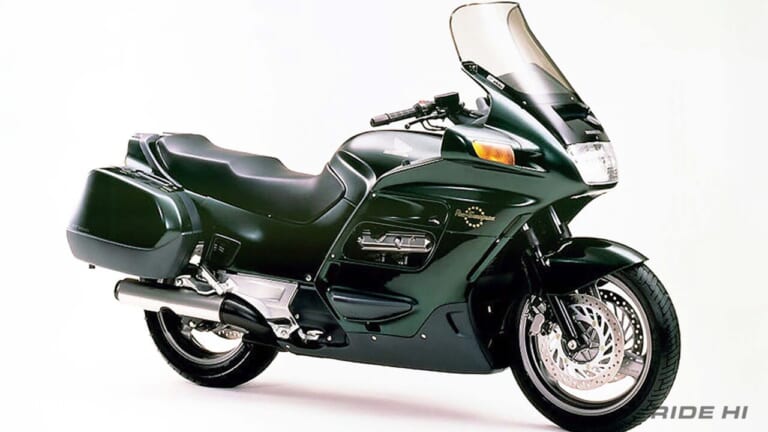 「縦置きV4なんて存在したの?!」日本国内でほぼ知られていない縦置きV4のホンダST1100/1300