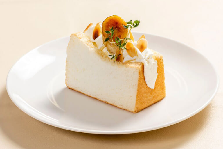 【まえばしバナナ絹シフォンサンド】群馬県：道の駅まえばし赤城(AkagiFarmLife)｜年末年始の帰省時に食べたい道の駅グルメ! 「道-1グランプリ」出場グルメを味わって2026年へ向けて心身ともにチャージだっ!