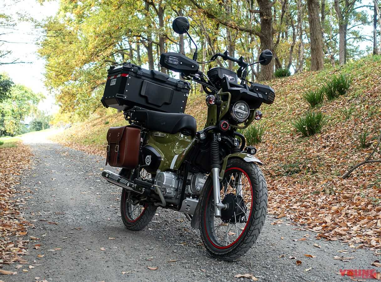 【カスタム】クロスカブ110の”顔”が激変！ 3Dプリンタ製キット「ダインギア ヘッドアーマー」でタフさを極めろ｜【カスタム】ホンダ(HONDA)クロスカブ110の”顔”が激変！ 3Dプリンタ製キット「ダインギア ヘッドアーマー」でタフさを極めろ