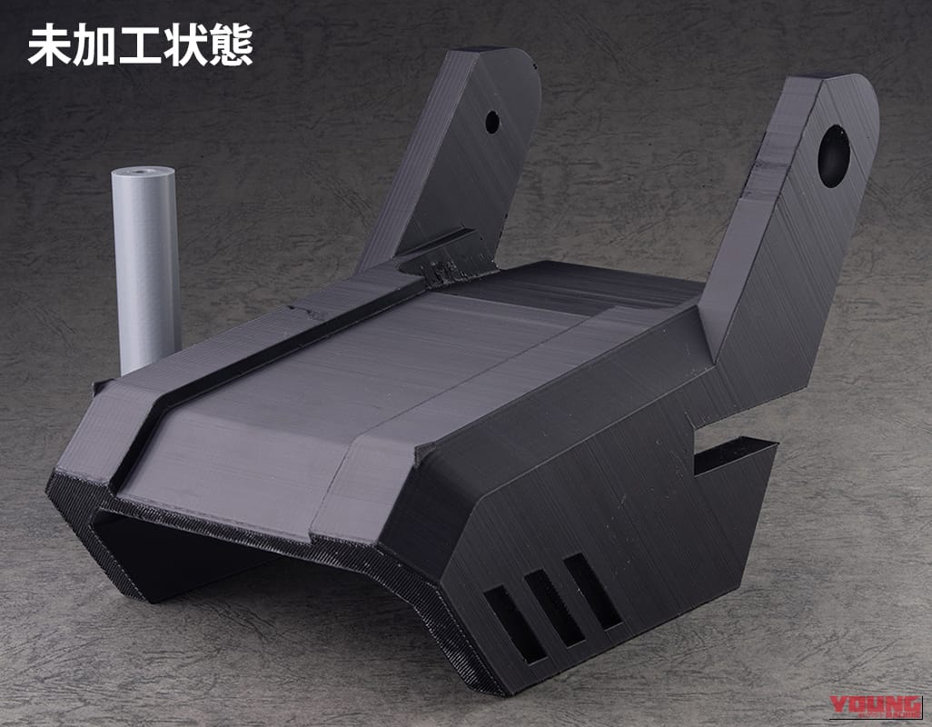 【カスタム】クロスカブ110の”顔”が激変！ 3Dプリンタ製キット「ダインギア ヘッドアーマー」でタフさを極めろ｜【カスタム】ホンダ(HONDA)クロスカブ110の”顔”が激変！ 3Dプリンタ製キット「ダインギア ヘッドアーマー」でタフさを極めろ