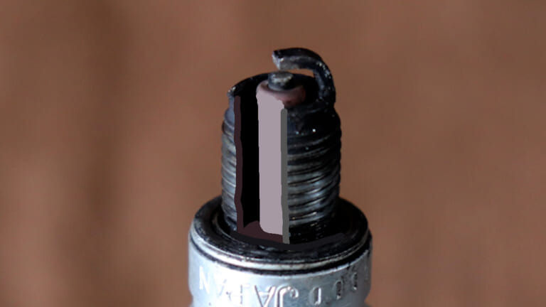 【DIY整備の裏技】もっと奥まで! "一歩踏み込んだ"スパークプラグの掃除方法教えます|【DIY整備の裏技】そのスパークプラグ清掃じゃ不十分! “一歩踏み込んだ”掃除方法教えます