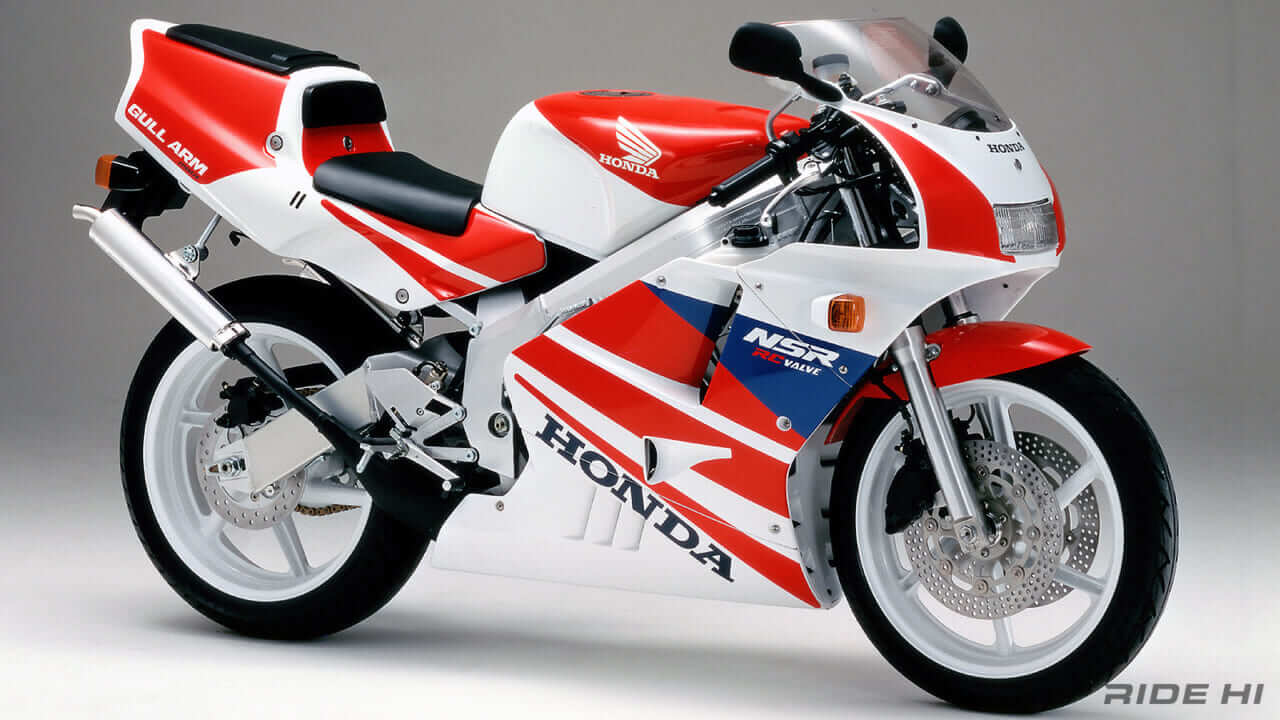 ホンダ|NSR250R|1990|「これがNSRの完成形」「ガルアーム最高」’90 NSR250R(MC21)が目標にしたライダーに操り方を導く全面刷新とは?
