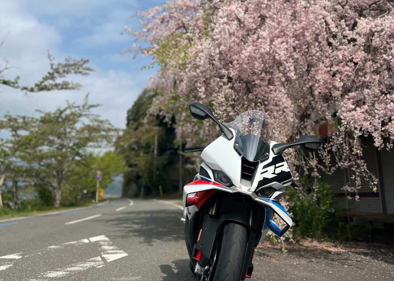 琵琶湖｜桜｜S1000RR｜レンタルBMWで琵琶湖をぐるりと一周。オープンから3年目となるモトラッドミツオカ滋賀の新たな観光提案