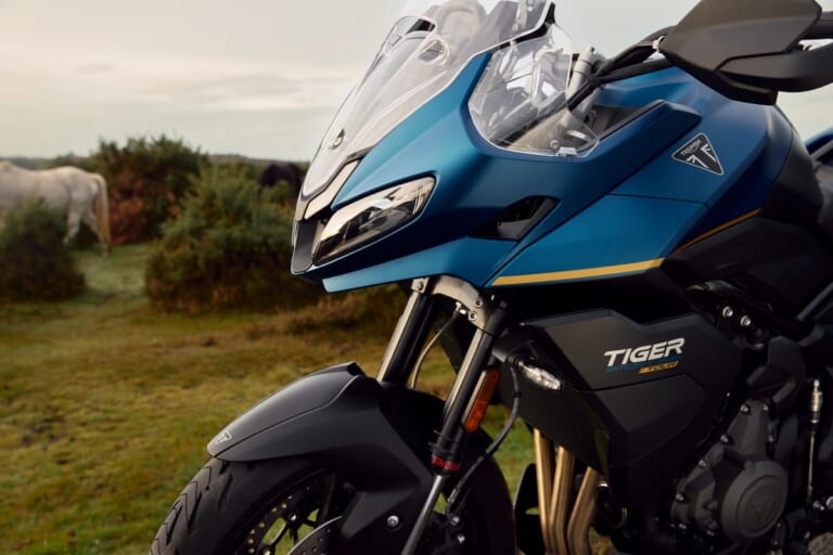Triumph TIGER SPORT 800 TOUR|【新型外車】トライアンフ(Triumph) TIGER SPORT 800 TOUR登場! 106L積載の最強”旅”ミドルツアラー