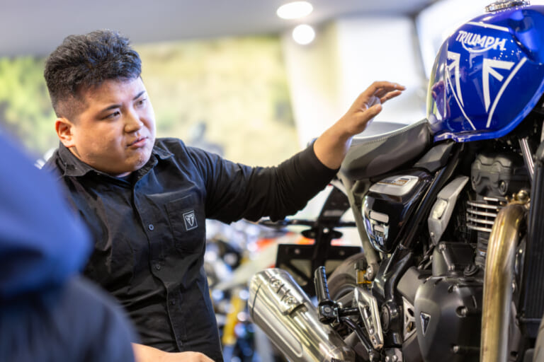 トライアンフ正規ディーラー「横浜港北」の中古車|「トライアンフが気になりはじめたら」【正規ディーラー中古車】のメリットを解説