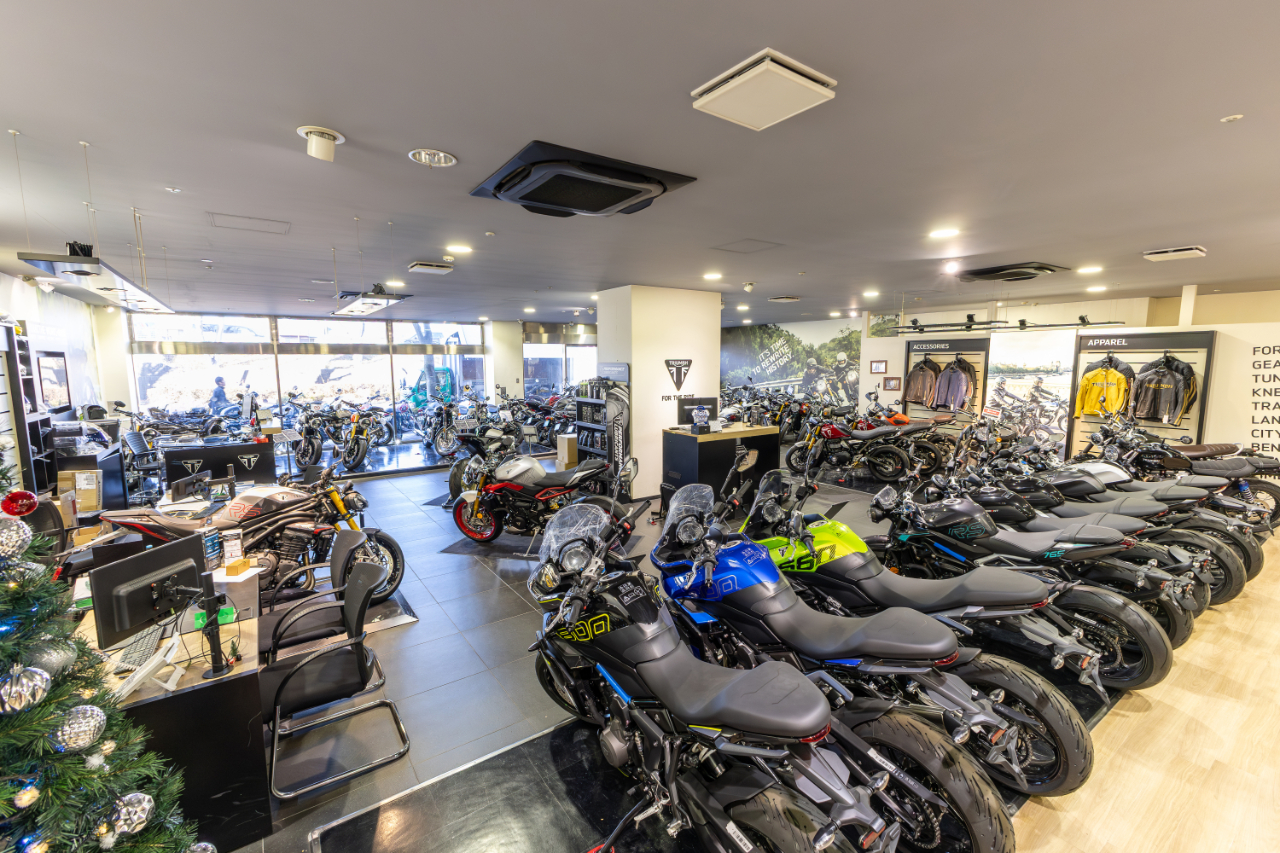 トライアンフ正規ディーラー「横浜港北」の中古車|「トライアンフが気になりはじめたら」【正規ディーラー中古車】のメリットを解説