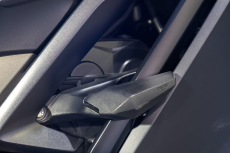 トライアンフ正規ディーラー「横浜港北」の中古車|「トライアンフが気になりはじめたら」【正規ディーラー中古車】のメリットを解説