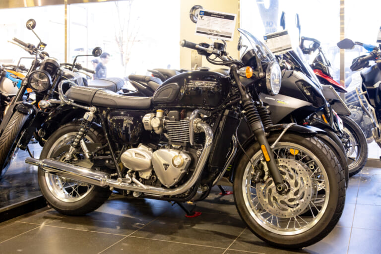 トライアンフ正規ディーラー「横浜港北」の中古車|「トライアンフが気になりはじめたら」【正規ディーラー中古車】のメリットを解説