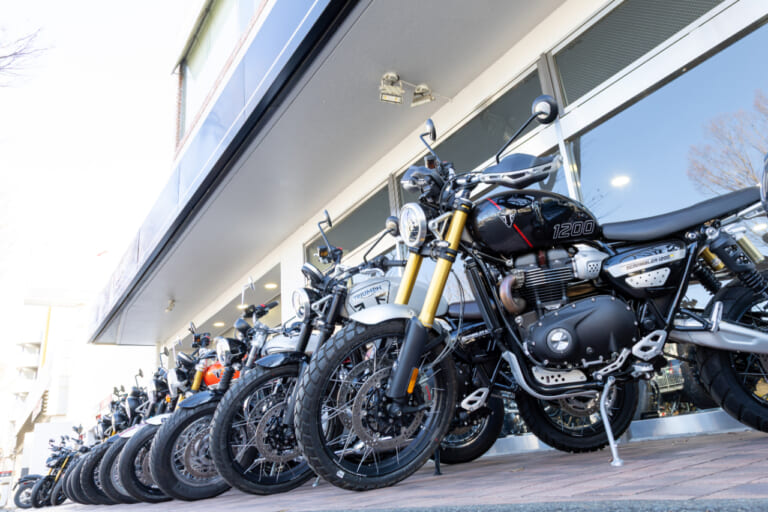 充実の試乗車ラインナップ|「トライアンフが気になりはじめたら」【正規ディーラー中古車】のメリットを解説