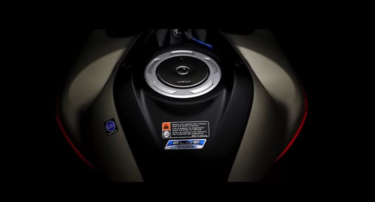 YAMAHA FZ-RAVE|【海外珍車】ヤマハ(YAMAHA)FZ-Rave:MTとは異なるストリートファイター! コネクト機能を搭載したタフモデル