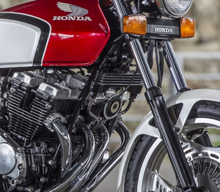 HONDA CBX400F|【昭和名車】ホンダ(HONDA)CBX400F【1981~1984】各部解説:改革の旗手として恥じない最先端メカの数々