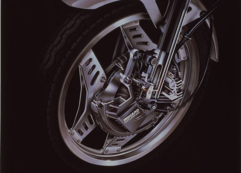 HONDA CBX400F｜【昭和名車】ホンダ(HONDA)CBX400F【1981～1984】各部解説：改革の旗手として恥じない最先端メカの数々