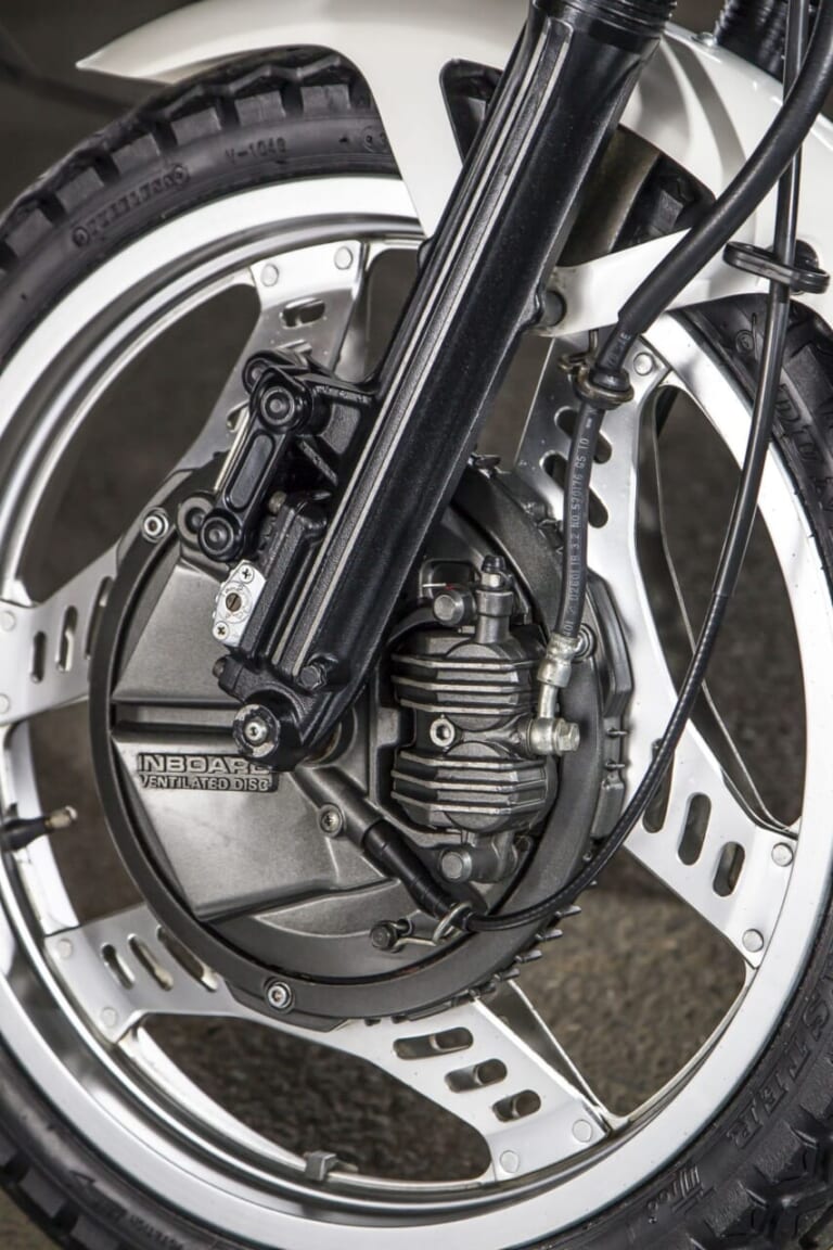 HONDA CBX400F｜【昭和名車】ホンダ(HONDA)CBX400F【1981～1984】各部解説：改革の旗手として恥じない最先端メカの数々