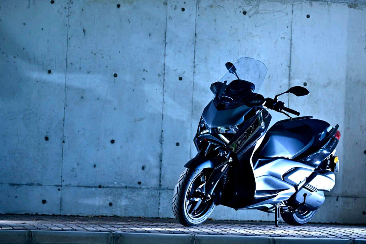 ヤマハ｜XMAX｜2025年モデル｜【“MAXシリーズ”は250ccクラスもやっぱりスポーティ！】ヤマハ　XMAX ’25モデル試乗レポート