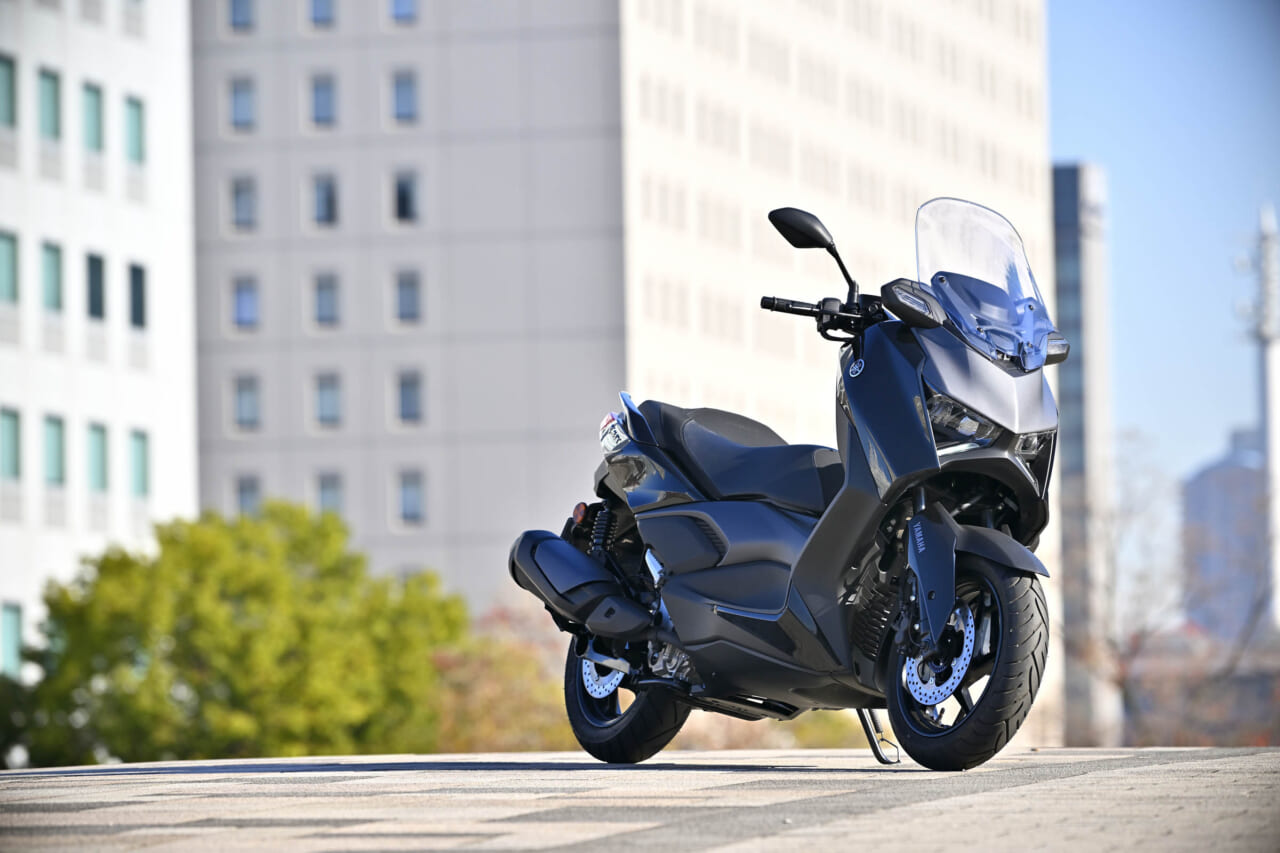 ヤマハ｜XMAX｜2025年モデル｜【“MAXシリーズ”は250ccクラスもやっぱりスポーティ！】ヤマハ　XMAX ’25モデル試乗レポート