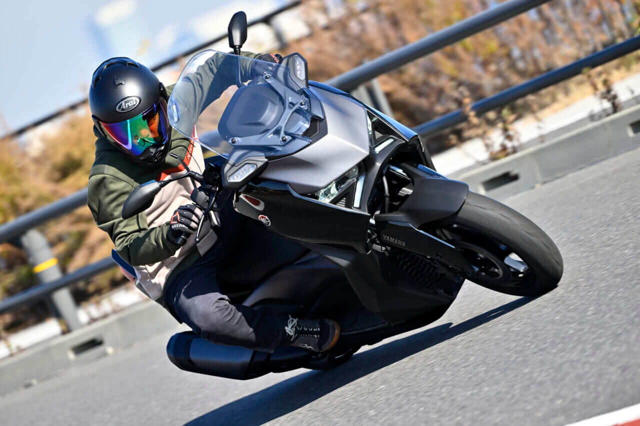 ヤマハ｜XMAX｜2025年モデル｜【“MAXシリーズ”は250ccクラスもやっぱりスポーティ！】ヤマハ　XMAX ’25モデル試乗レポート