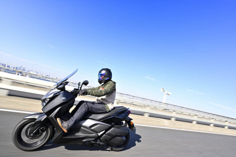ヤマハ|XMAX|2025年モデル|【“MAXシリーズ”は250ccクラスもやっぱりスポーティ!】ヤマハ XMAX ’25モデル試乗レポート