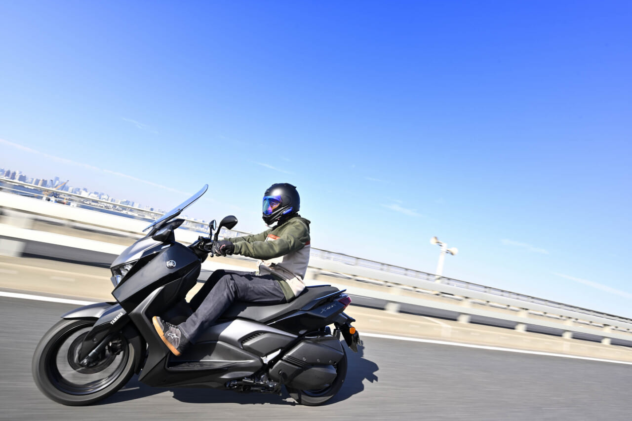 ヤマハ｜XMAX｜2025年モデル｜【“MAXシリーズ”は250ccクラスもやっぱりスポーティ！】ヤマハ　XMAX ’25モデル試乗レポート