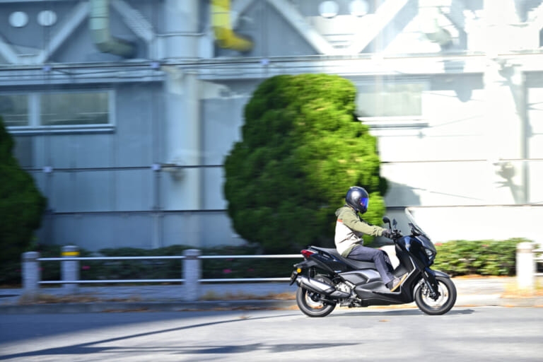 ヤマハ|XMAX|2025年モデル|【“MAXシリーズ”は250ccクラスもやっぱりスポーティ!】ヤマハ XMAX ’25モデル試乗レポート