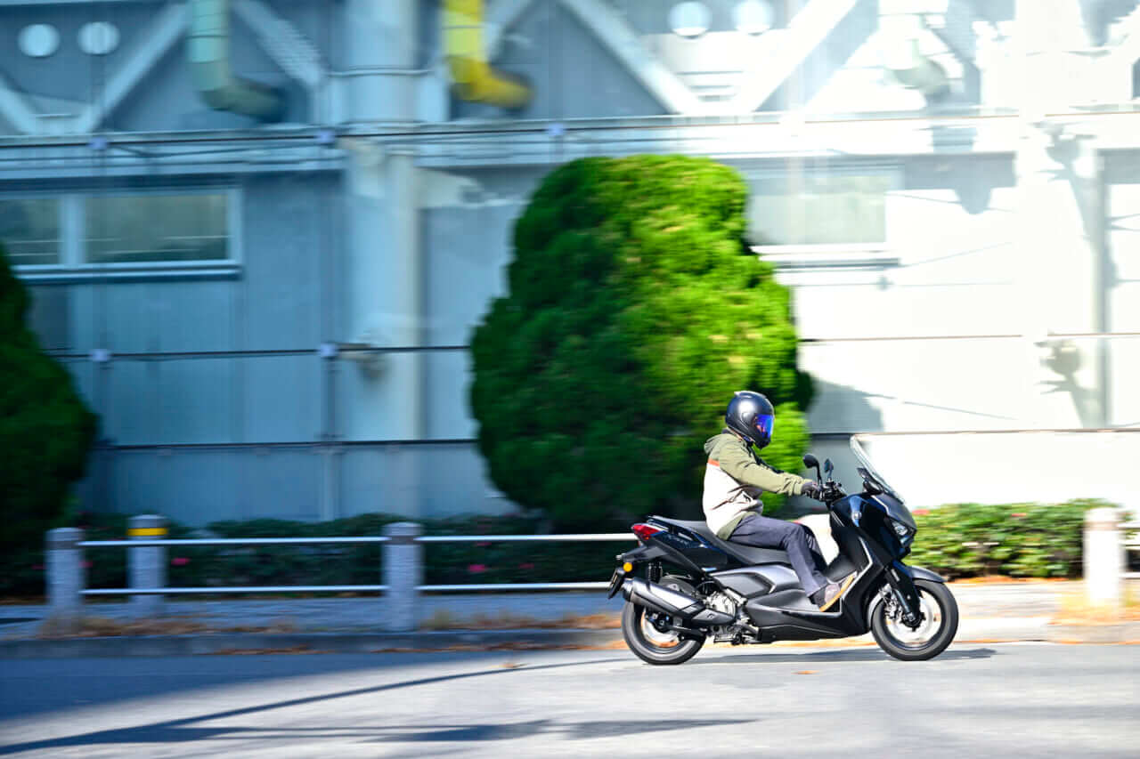 ヤマハ|XMAX|2025年モデル|【“MAXシリーズ”は250ccクラスもやっぱりスポーティ!】ヤマハ XMAX ’25モデル試乗レポート