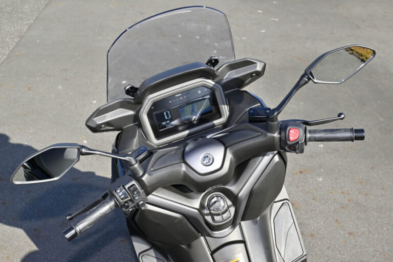ヤマハ|XMAX|2025年モデル|【“MAXシリーズ”は250ccクラスもやっぱりスポーティ!】ヤマハ XMAX ’25モデル試乗レポート
