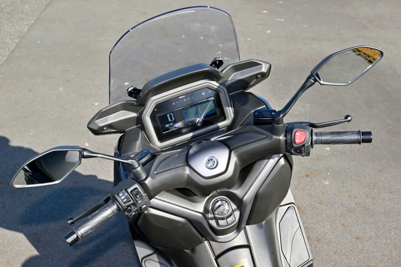 ヤマハ｜XMAX｜2025年モデル｜【“MAXシリーズ”は250ccクラスもやっぱりスポーティ！】ヤマハ　XMAX ’25モデル試乗レポート