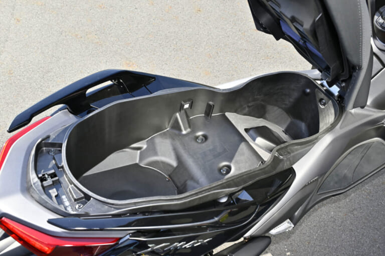 ヤマハ|XMAX|2025年モデル|【“MAXシリーズ”は250ccクラスもやっぱりスポーティ!】ヤマハ XMAX ’25モデル試乗レポート