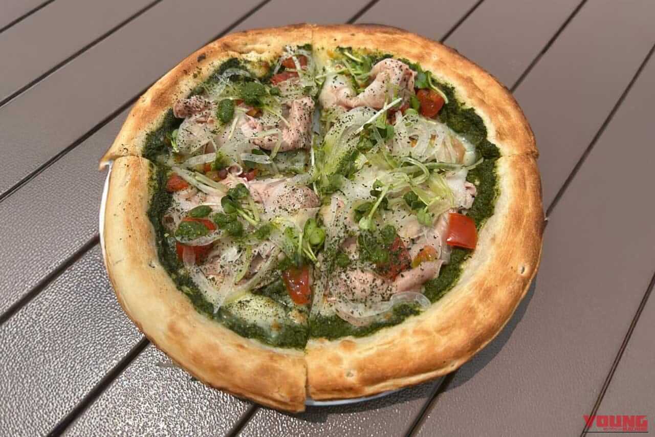 【大和茶ピッツァ】奈良県：道の駅クロスウェイなかまち(なかまちキッチン)｜年末年始の帰省時に食べたい道の駅グルメ! 「道-1グランプリ」出場グルメを味わって2026年へ向けて心身ともにチャージだっ!
