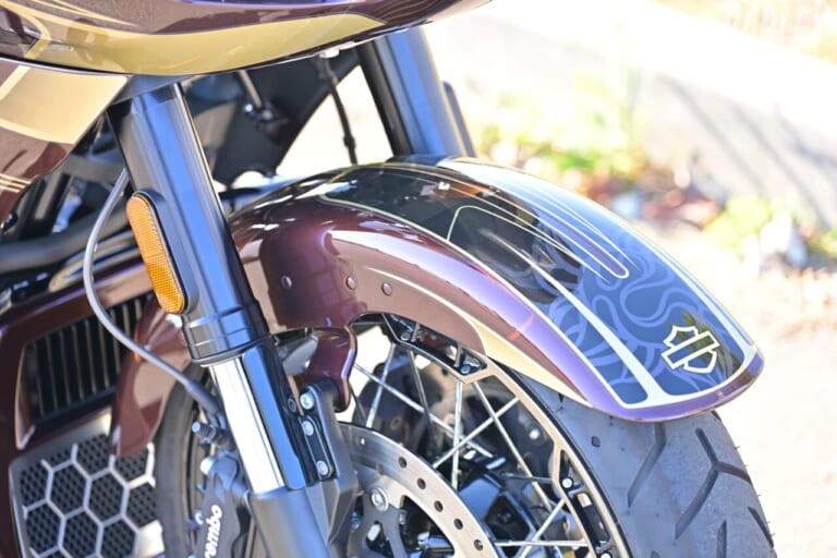 ハーレーダビッドソン｜CVO ROADGLIDE｜トライジャカスタム｜フロントフェンダー｜ラッピングでより手軽に車体カラーを自在にアレンジ＜TRIJYA CUSTOM MOTORCYCLES｜CVO ROADGLIDE＞