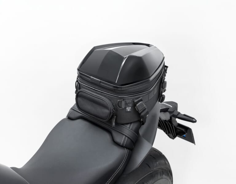 シェルシートバッグＭ｜【新商品】 “使えるスポーツシェイプ”拡張機能ありのPCシートバッグ「シェルシートバッグＭ」がタナックスから新発売！