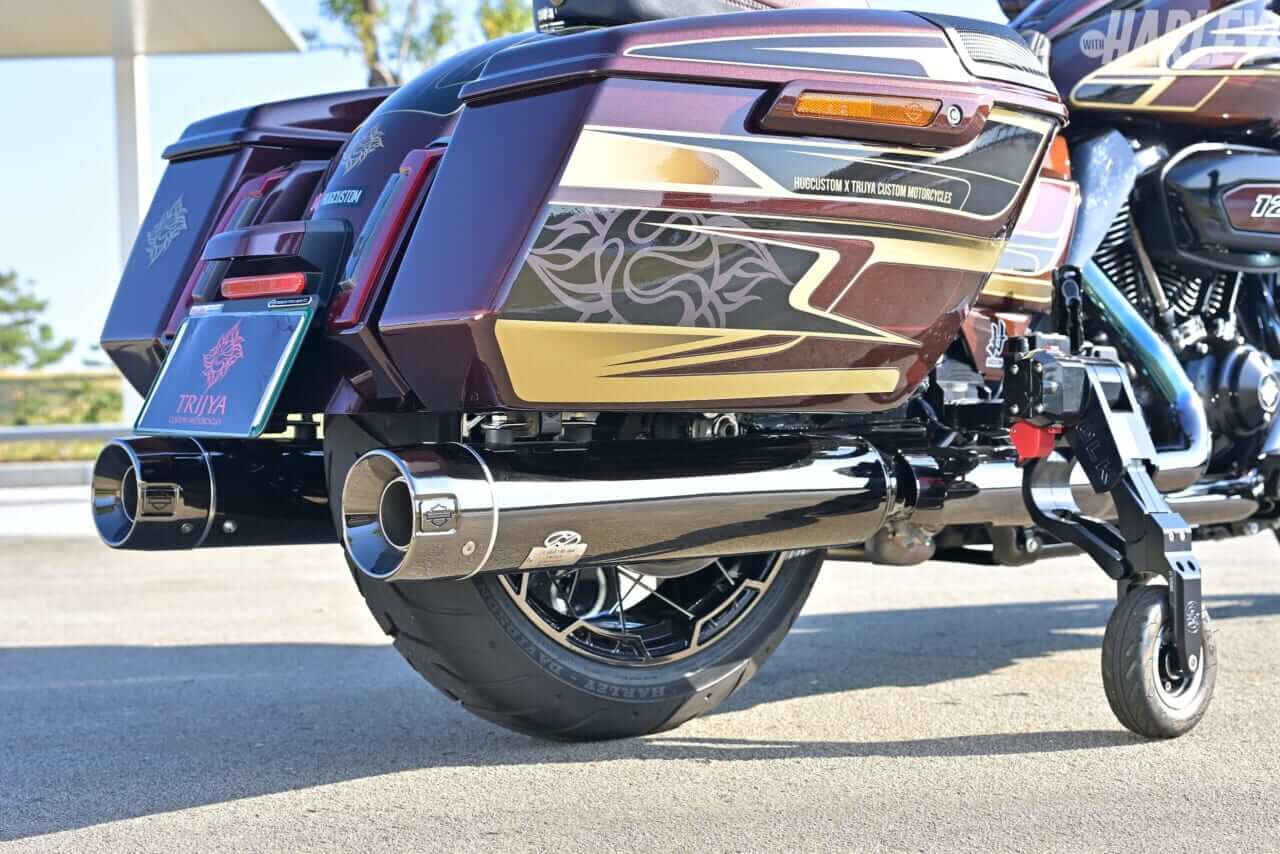 ハーレーダビッドソン｜CVO ROADGLIDE｜トライジャカスタム｜マフラー｜ラッピングでより手軽に車体カラーを自在にアレンジ＜TRIJYA CUSTOM MOTORCYCLES｜CVO ROADGLIDE＞