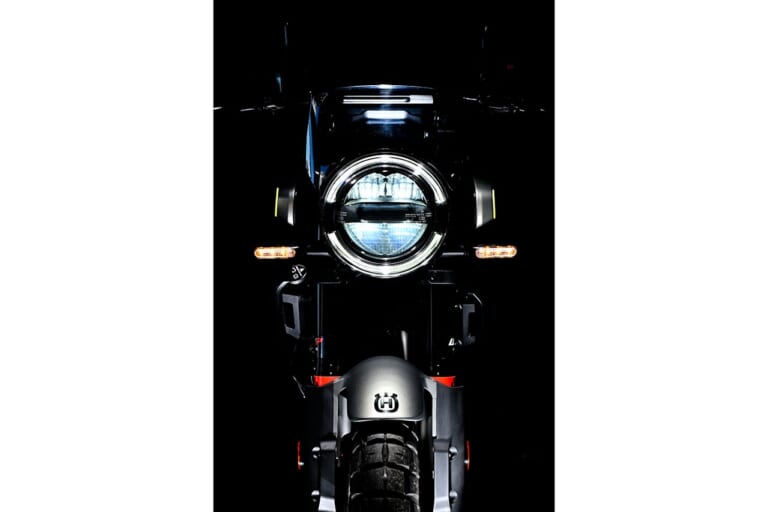 スヴァルトピレン401|「オシャレバイクならこれ一択!」ハスクバーナ スヴァルトピレン401:北欧起源のデザインと機能が融合【新車試乗】